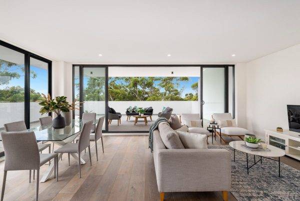Spacious Living Room with Modern Furnishings